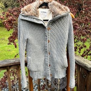 Ci Sono by Cavalini zip/button up Cardigan sweater faux fur collar grey Small